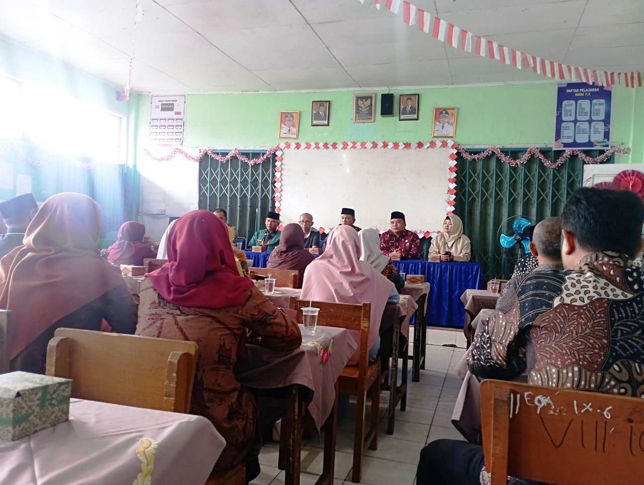   Kakankemenag Tanahdatar H. Amril pimpin rakor dengan K2MTs di MTsN 6 Tanahdatar. 